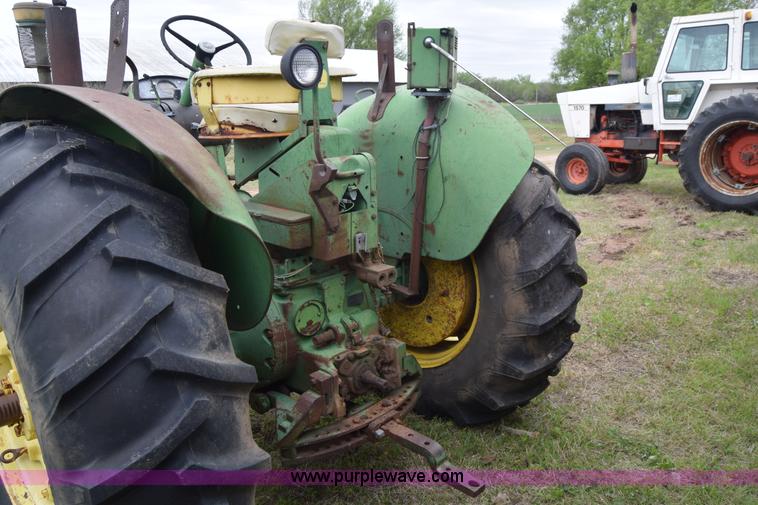 image for item E6356 1968 John Deere 4020 tractor