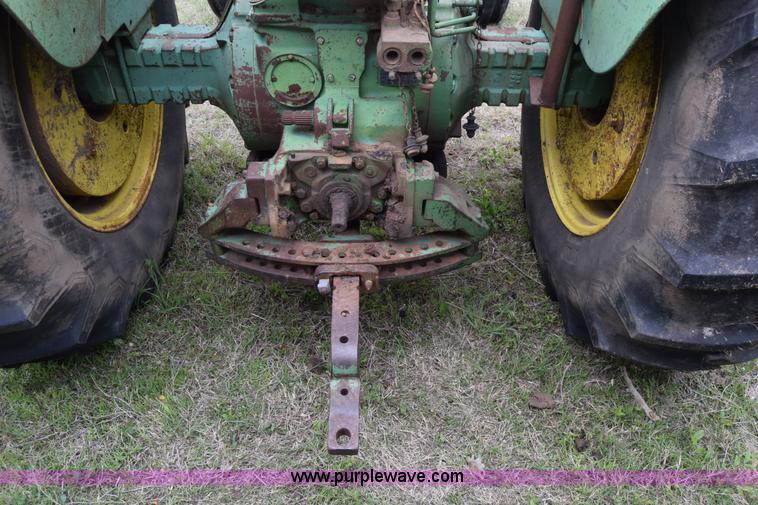 image for item E6356 1968 John Deere 4020 tractor