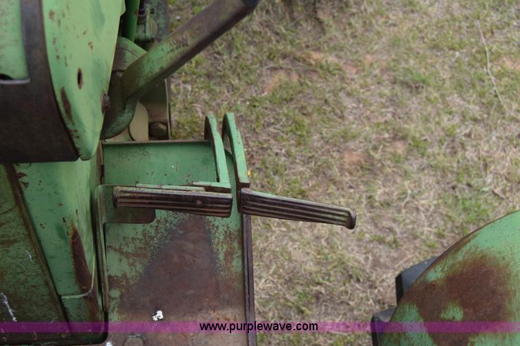 image for item E6356 1968 John Deere 4020 tractor