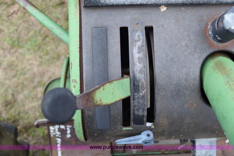 image for item E6356 1968 John Deere 4020 tractor