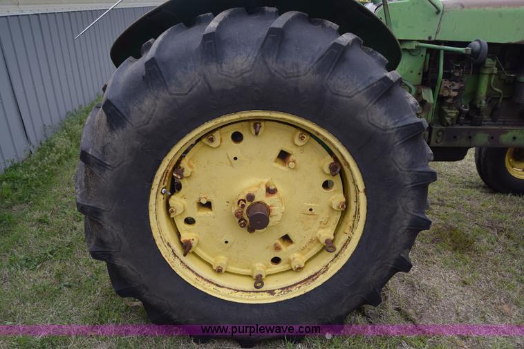 image for item E6356 1968 John Deere 4020 tractor