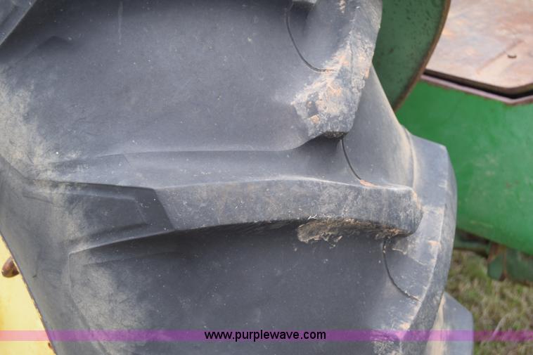 image for item E6356 1968 John Deere 4020 tractor