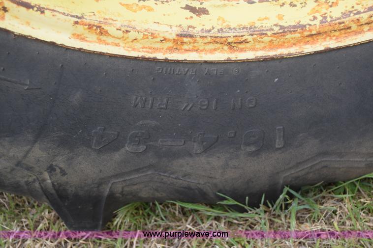 image for item E6356 1968 John Deere 4020 tractor