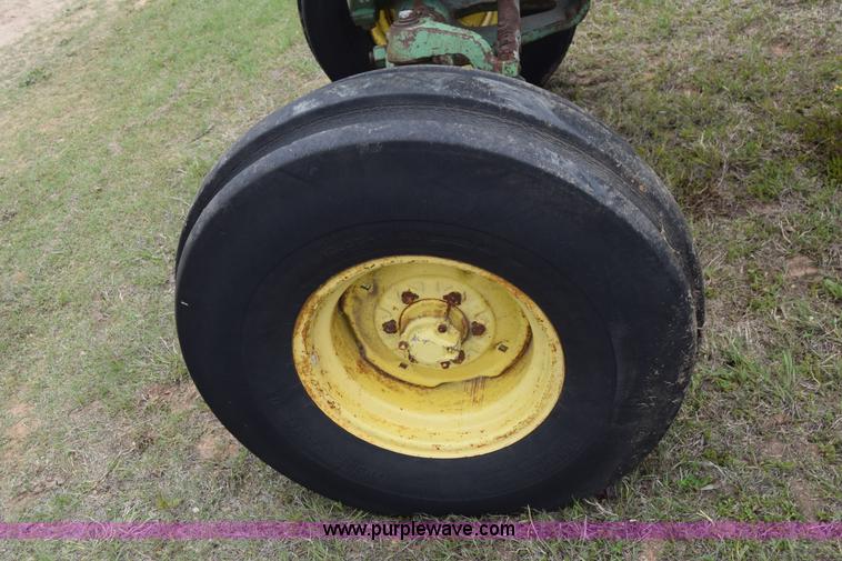 image for item E6356 1968 John Deere 4020 tractor