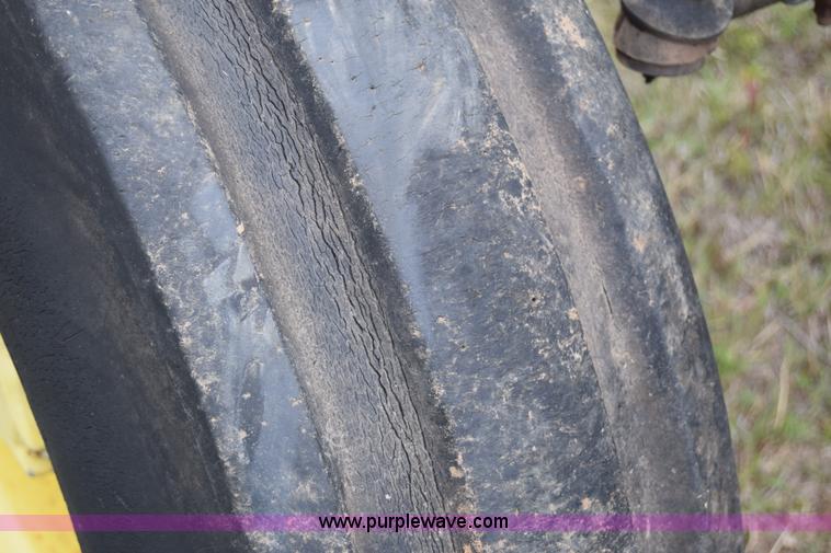 image for item E6356 1968 John Deere 4020 tractor