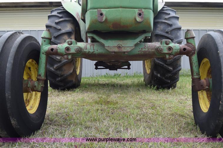 image for item E6356 1968 John Deere 4020 tractor
