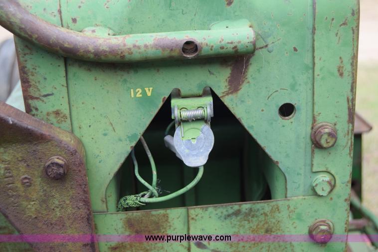 image for item E6356 1968 John Deere 4020 tractor