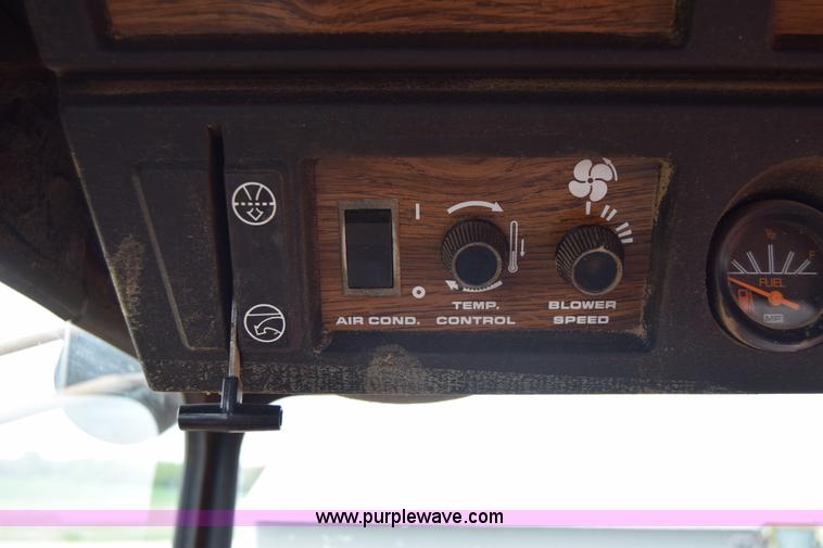 image for item E6358 Massey-Ferguson 860 combine