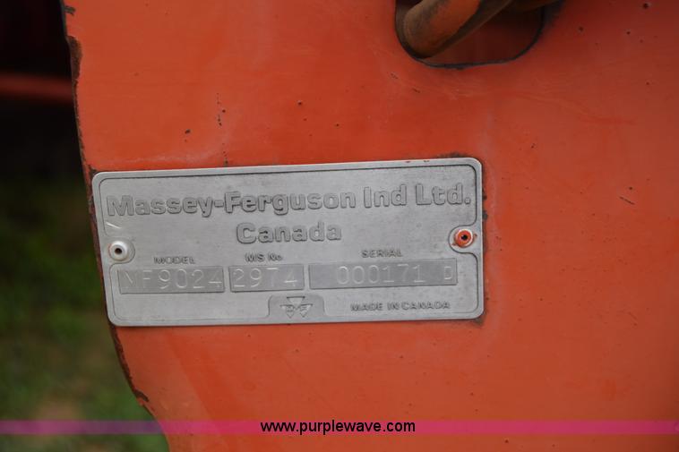 image for item E6358 Massey-Ferguson 860 combine