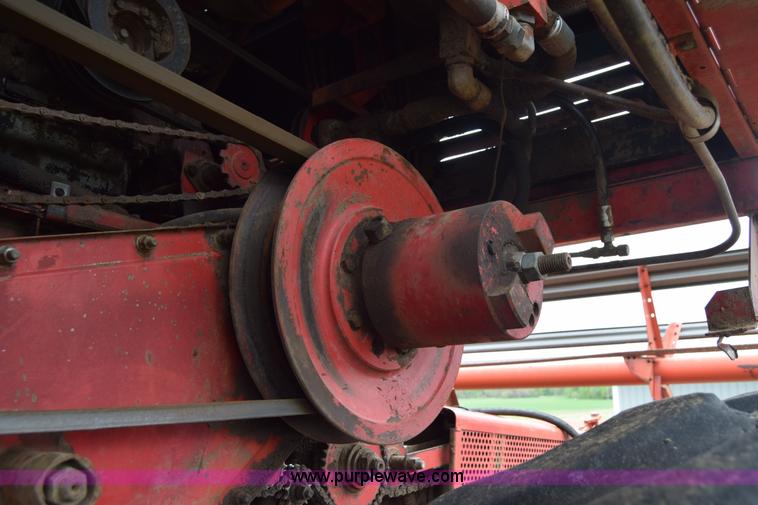 image for item E6358 Massey-Ferguson 860 combine