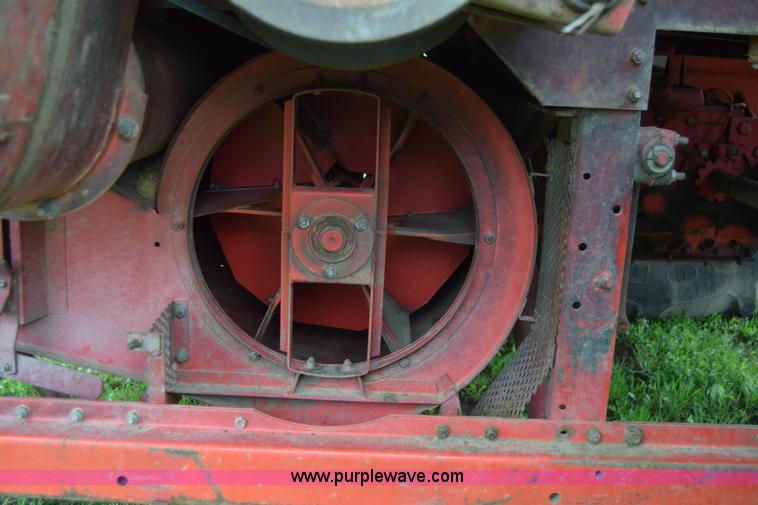 image for item E6358 Massey-Ferguson 860 combine