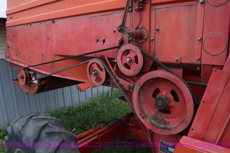 image for item E6358 Massey-Ferguson 860 combine