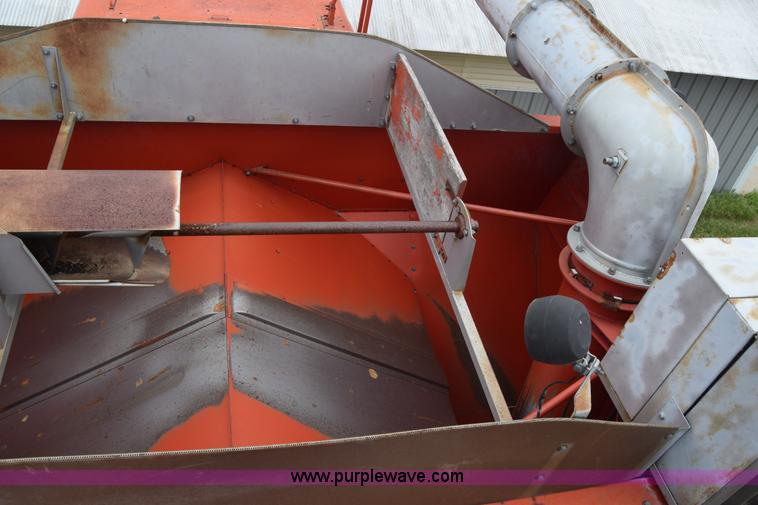 image for item E6358 Massey-Ferguson 860 combine