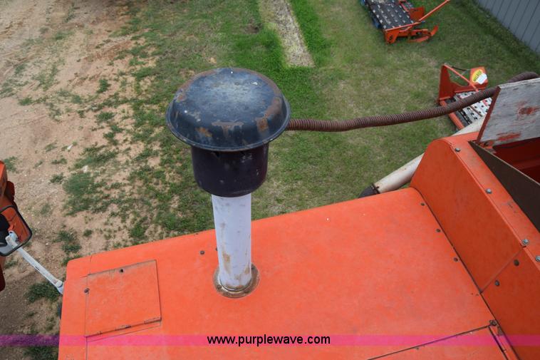 image for item E6358 Massey-Ferguson 860 combine