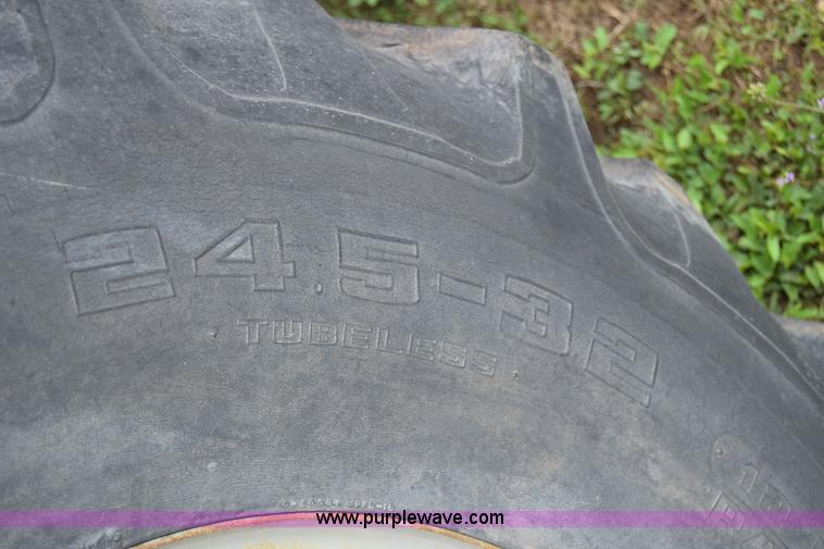 image for item E6358 Massey-Ferguson 860 combine