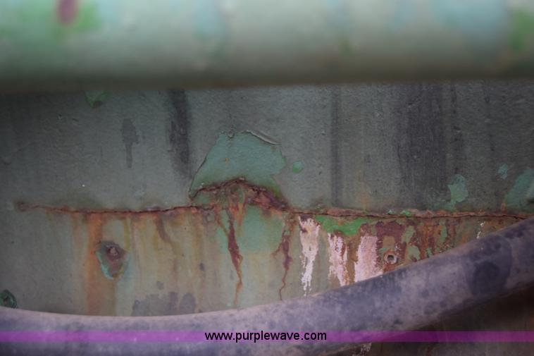 image for item E6359 John Deere 4010 tractor