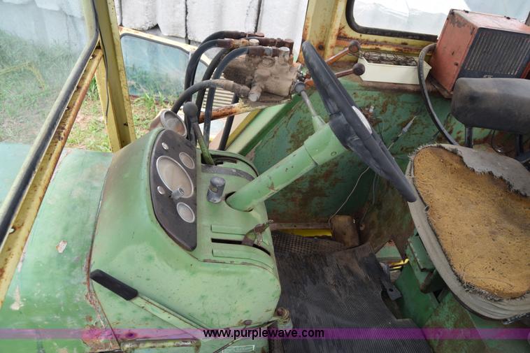 image for item E6359 John Deere 4010 tractor