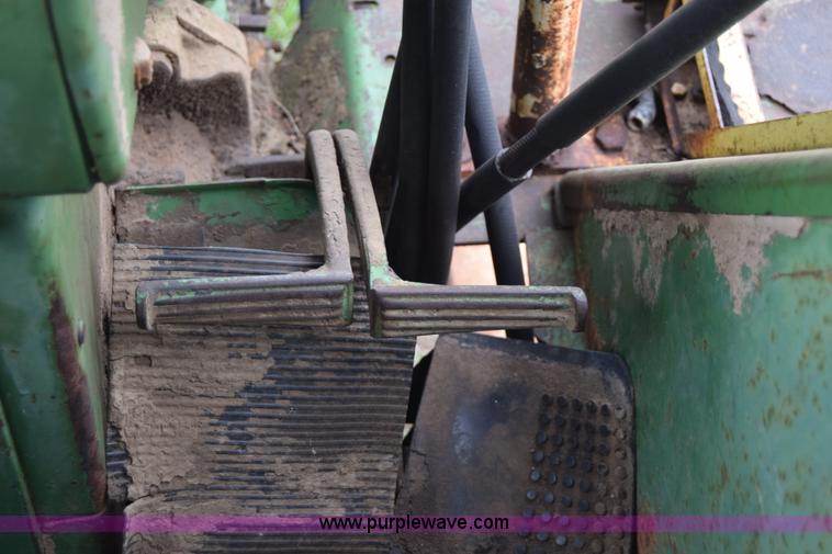 image for item E6359 John Deere 4010 tractor