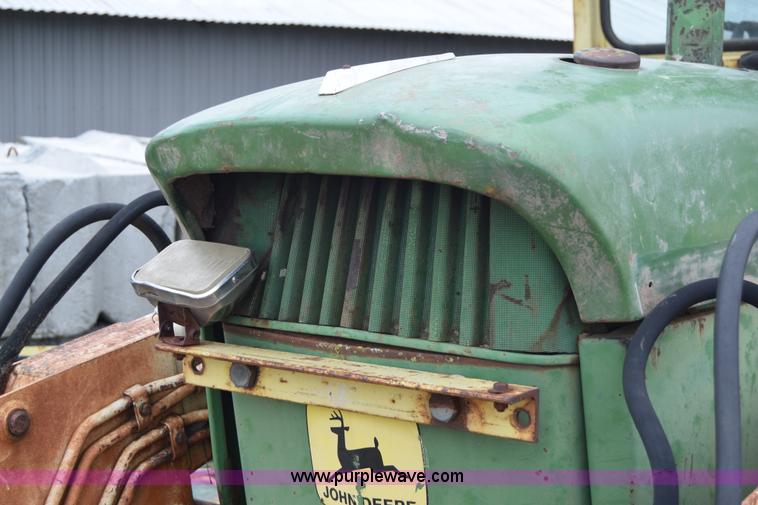 image for item E6359 John Deere 4010 tractor