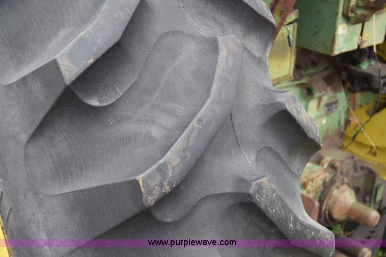 image for item E6359 John Deere 4010 tractor