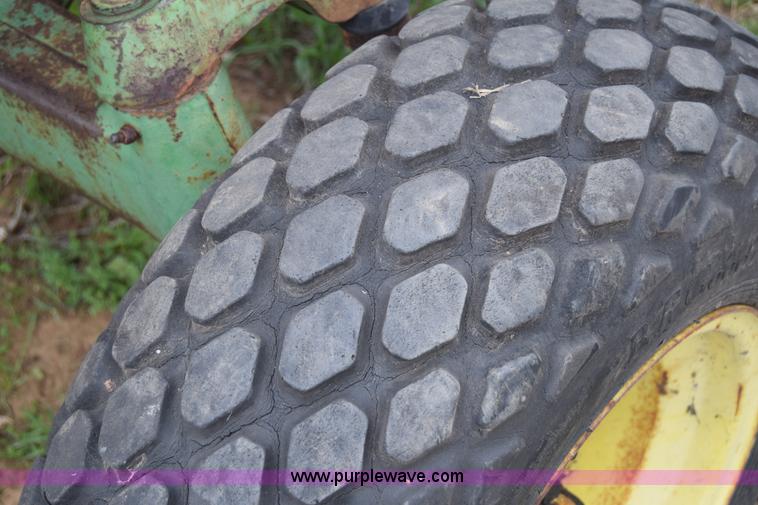 image for item E6359 John Deere 4010 tractor