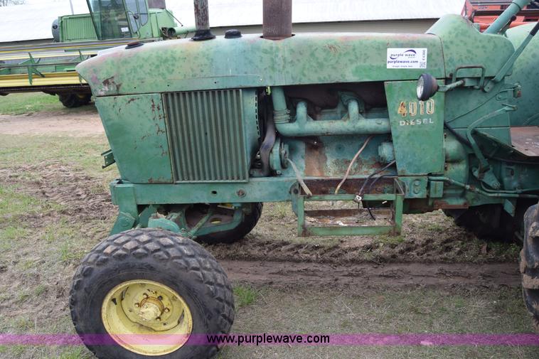 image for item E6360 John Deere 4010 tractor