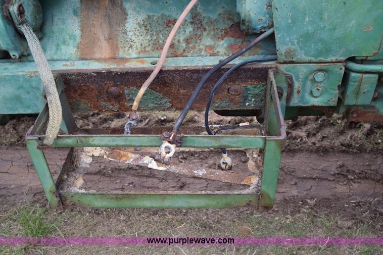 image for item E6360 John Deere 4010 tractor