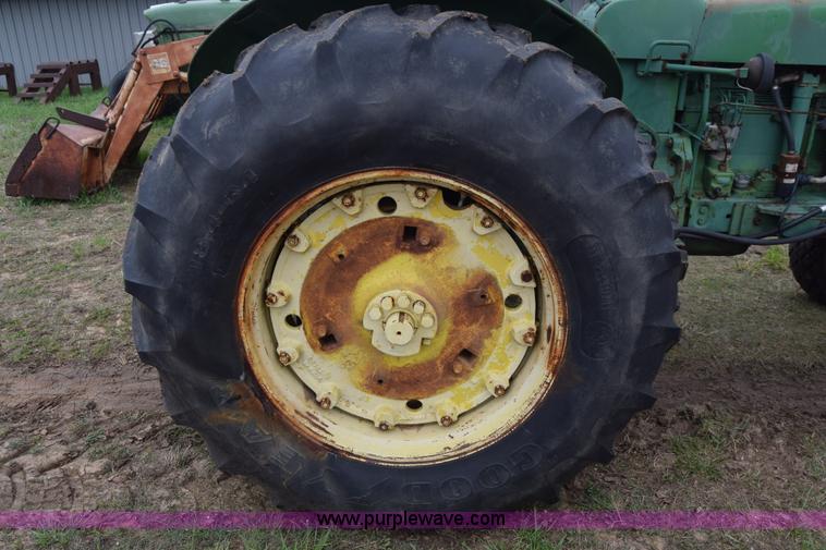 image for item E6360 John Deere 4010 tractor