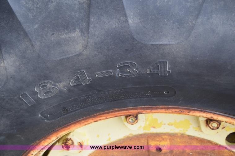 image for item E6360 John Deere 4010 tractor