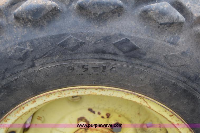 image for item E6360 John Deere 4010 tractor