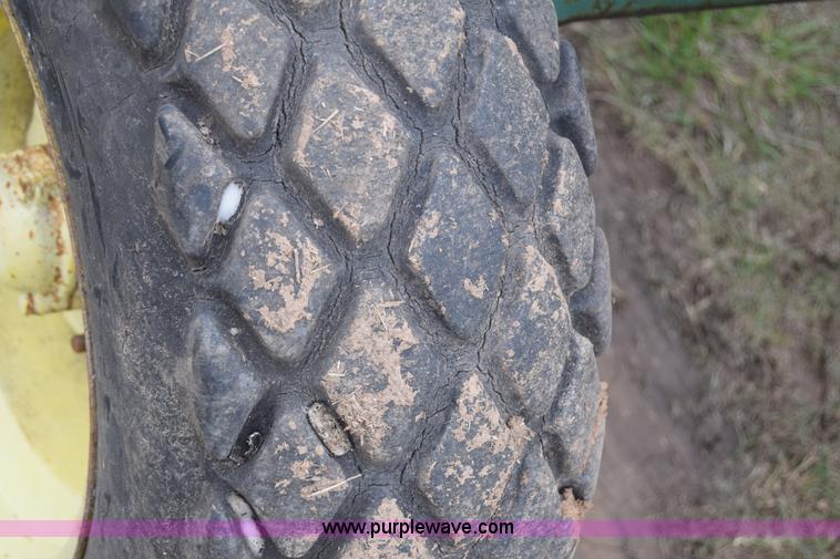 image for item E6360 John Deere 4010 tractor