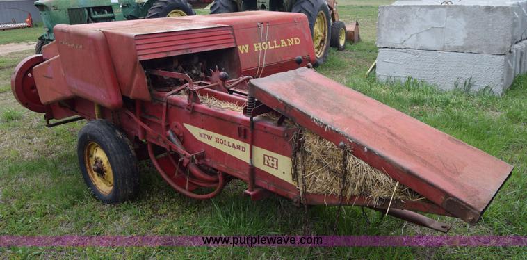 image for item E6361 New Holland 271 small square baler