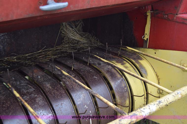 image for item E6361 New Holland 271 small square baler