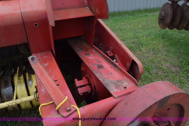image for item E6361 New Holland 271 small square baler