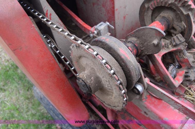 image for item E6361 New Holland 271 small square baler