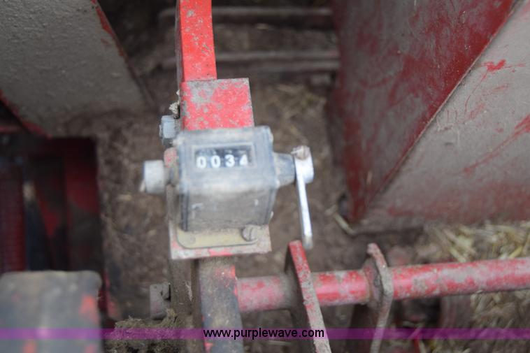 image for item E6361 New Holland 271 small square baler