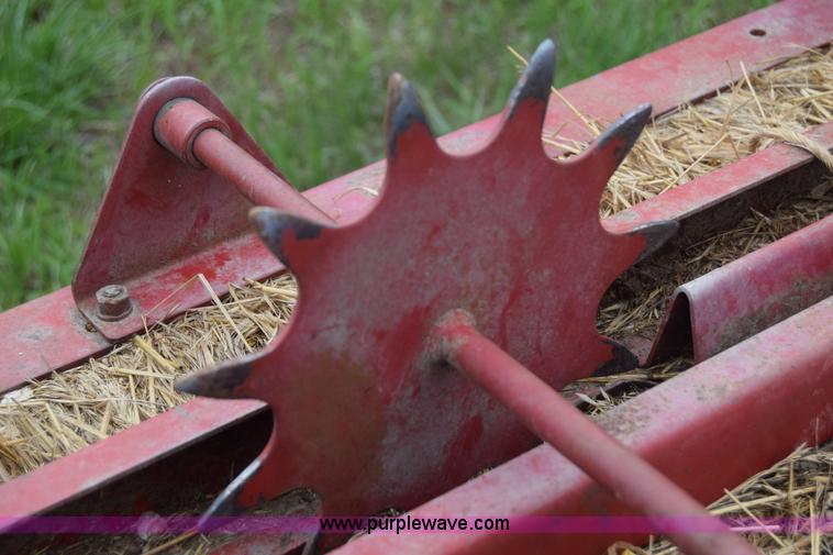 image for item E6361 New Holland 271 small square baler