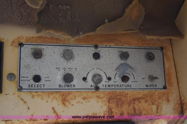 image for item E6363 Case 1470 4WD tractor