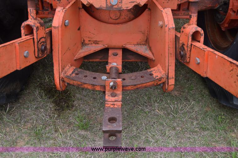 image for item E6363 Case 1470 4WD tractor