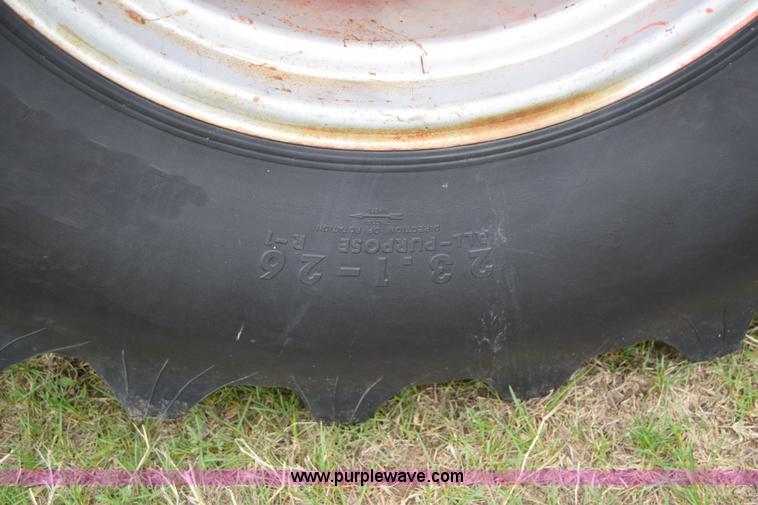 image for item E6363 Case 1470 4WD tractor