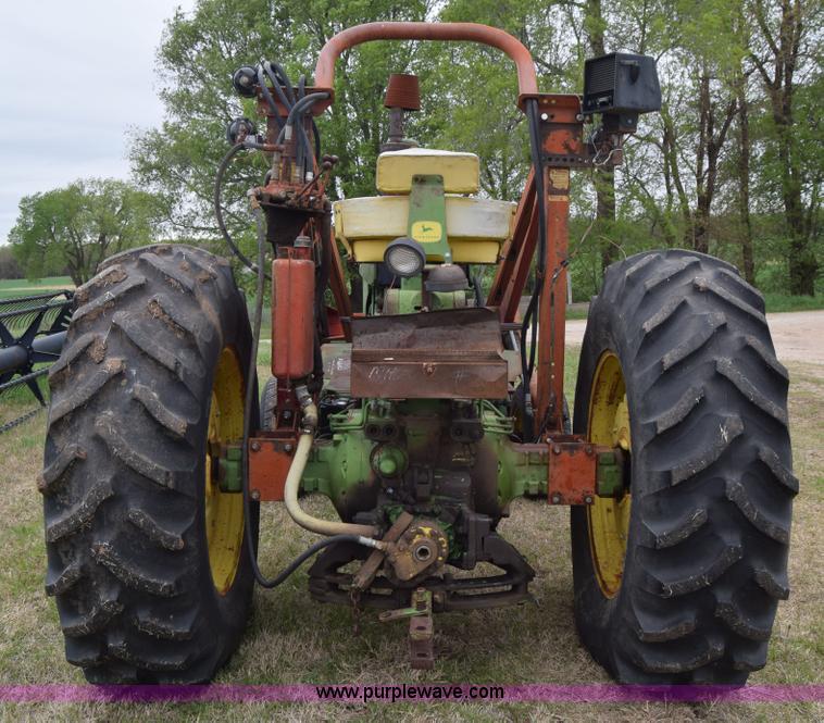 image for item E6364 John Deere 4020 tractor