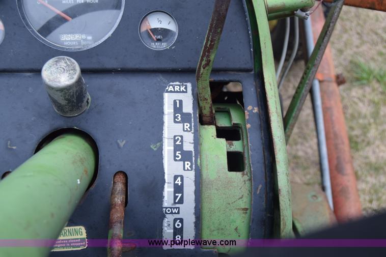 image for item E6364 John Deere 4020 tractor