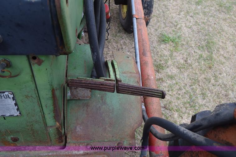 image for item E6364 John Deere 4020 tractor