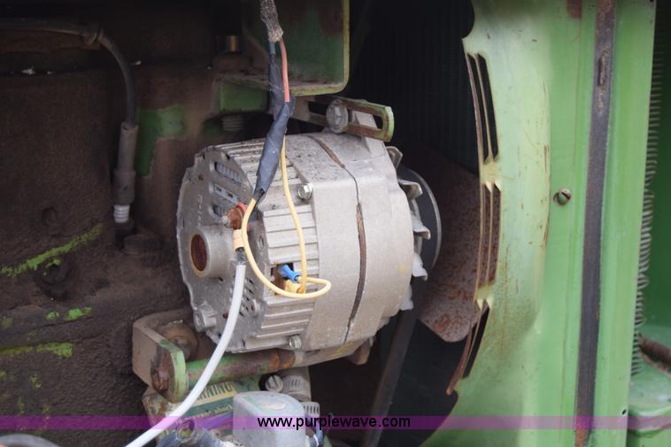 image for item E6364 John Deere 4020 tractor