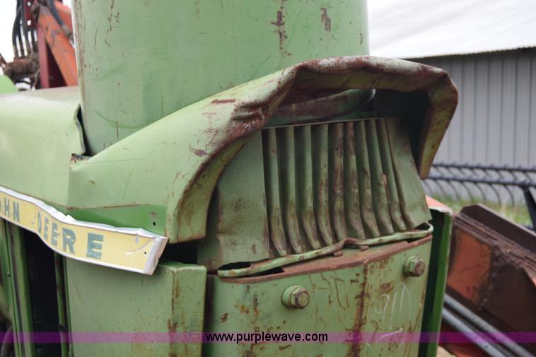 image for item E6364 John Deere 4020 tractor