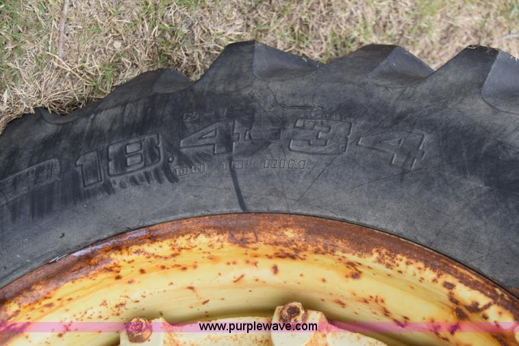 image for item E6364 John Deere 4020 tractor