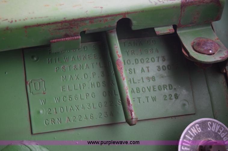 image for item E6364 John Deere 4020 tractor