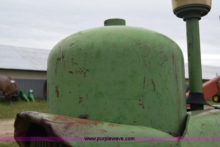 image for item E6364 John Deere 4020 tractor