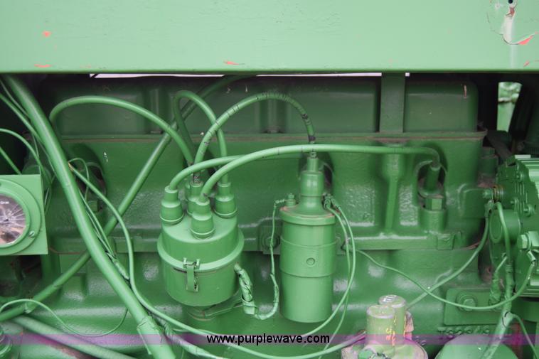 image for item E6365 John Deere 401 tractor