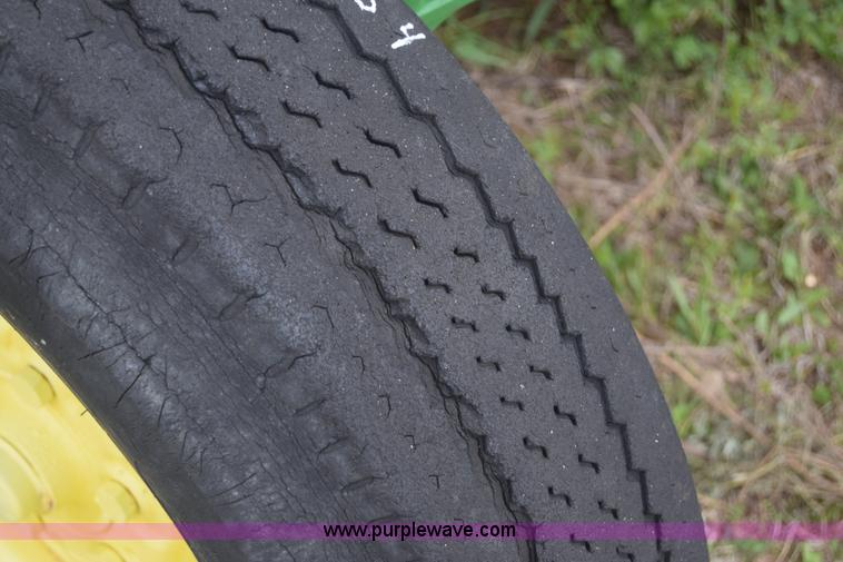 image for item E6365 John Deere 401 tractor